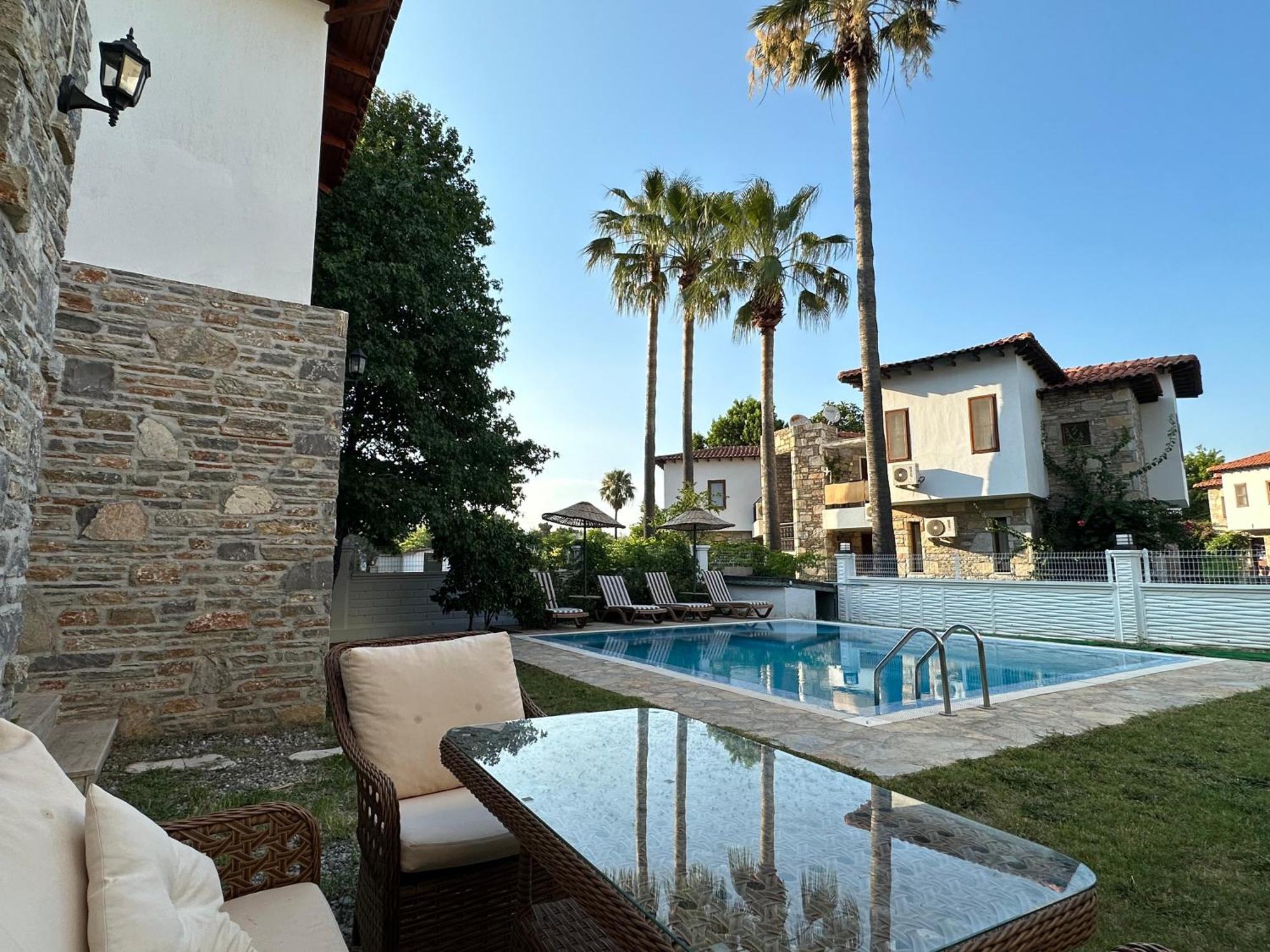Vilă Merry - Dalyan Stonehouse With Palmtrees, 50m To River Ortaca (Mugla)